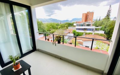 Low Cost El Poblado Apartment in Patio Bonito Neighborhood with High Ceilings and Open Spaces