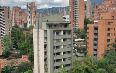 Well-Located El Poblado Apartment With Spacious Balcony and City Views