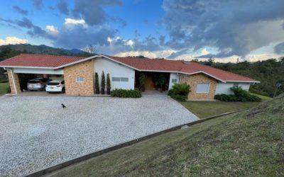 Spacious 6,000 sq ft Western Style, Near Medellin, El Retiro Home With Incredible Country Vistas & Separate Service Quarters