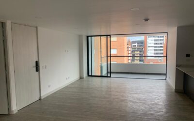 Sixth Floor, Like-New Short Term Rental Apartment in Conquistadores (Laureles) With Two Units Per Floor