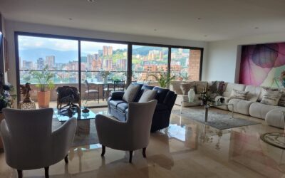 An 11 Minute Walk To Provenza With Spectacular Views; 3BR El Poblado Apartment With Complete Amenities and Three Balconies