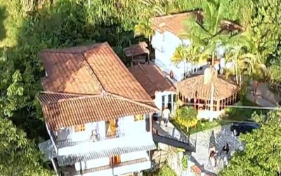 Ten Bedroom Hostel/Finca Just South Of Medellin In Caldas