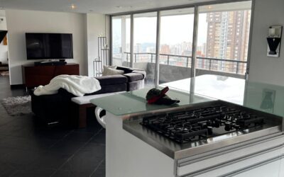 Exclusive! Provenza Penthouse In Well-Known Building With Open-Floor Plan, Turnkey Pricing, and A/C – Steps From Nightlife