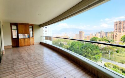 Large 4BR El Poblado Apartment With Hardwood Flooring, Panoramic Views, and Custom Library Space