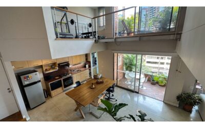 Two-Level El Poblado Penthouse Perfect For An Investor – Walkable to Provenza Entertainment