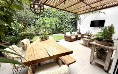Remodeled, Two-Level El Poblado Townhome With Relaxing Patio Space, High Ceilings, Modern Kitchen, and Hardwood Flooring