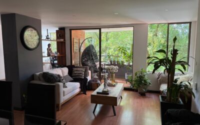 Low Fee 3BR El Poblado Apartment With Green Views, Swimming Pool, and Gym