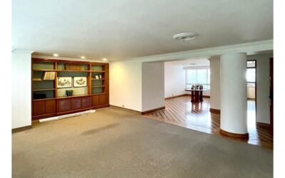 Spacious 3BR El Poblado Apartment Walkable To Provenza and Perfect To Remodel