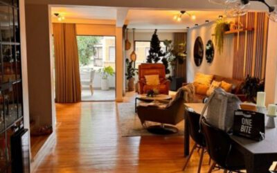 Three Level, 3BR El Poblado Townhome With Hardwood Flooring, Jacuzzi, and Low HOA Fees
