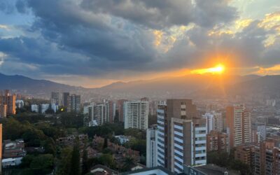 Completely Remodeled, Near Penthouse El Poblado 3BR Apartment – Walkable To The Golden Mile With Two Master Bedrooms and Air Conditioning