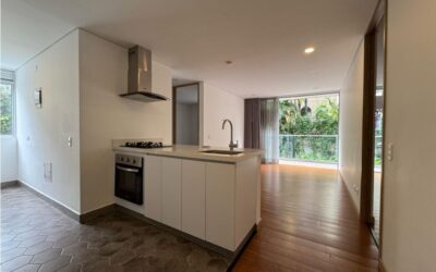 Perfect Bachelor Pad – Fairly New 1BR El Poblado Apartment Walkable To Avenida El Poblado and Ciclovia Every Sunday