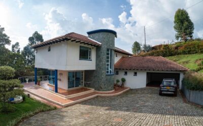 4BR Independent El Poblado Two-Level Home – 30 Minutes From El Poblado Entertainment And Seller Financing Available