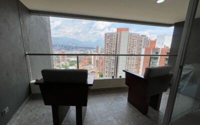 Near-Penthouse 3BR El Poblado Apartment – Walkable To Avenida El Poblado With Stunning Mountain Views