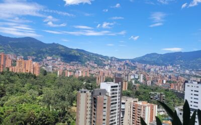 3BR Campestre (El Poblado) Near-Penthouse With Incredible Skyscraper Views