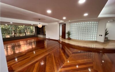 3BR El Poblado Apartment in Las Lomas with Excellent Location and Upgrade Potential