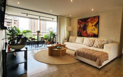 Luxury Remodeled 3BR El Poblado Apartment, Walkable To Provenza With Low HOA Fees, Amenities, and Large Balcony Space