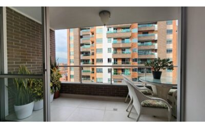Like-New, Low Cost Per m2 3BR Zúñiga Apartment with Low HOA Near El Poblado Border