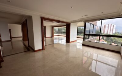 Four Bedroom, One Apartment Per Floor El Poblado Classic Just Steps From El Tesoro
